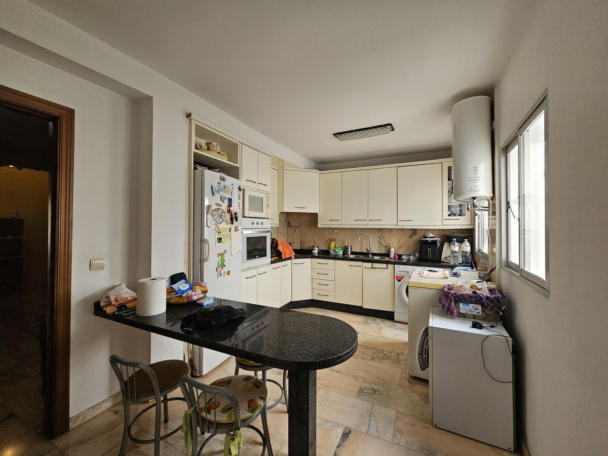 d4a087448f03d092c517ad0282d7eb15 - 6