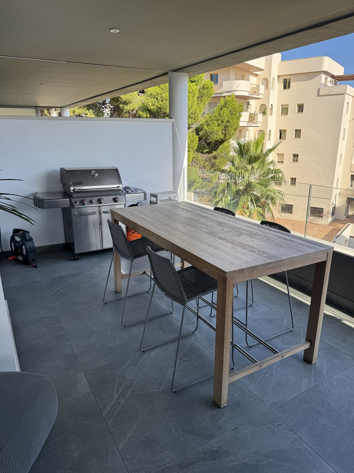 dad2252f816e4033aa428a1875ae8882 - 10