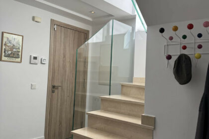 dad2252f816e4033aa428a1875ae8882 - 14