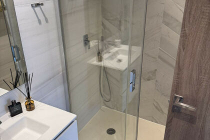 dad2252f816e4033aa428a1875ae8882 - 18