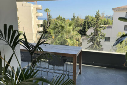 dad2252f816e4033aa428a1875ae8882 - 23