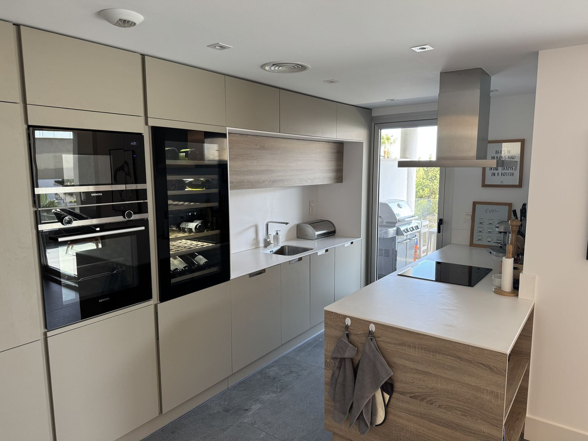 dad2252f816e4033aa428a1875ae8882 - 6