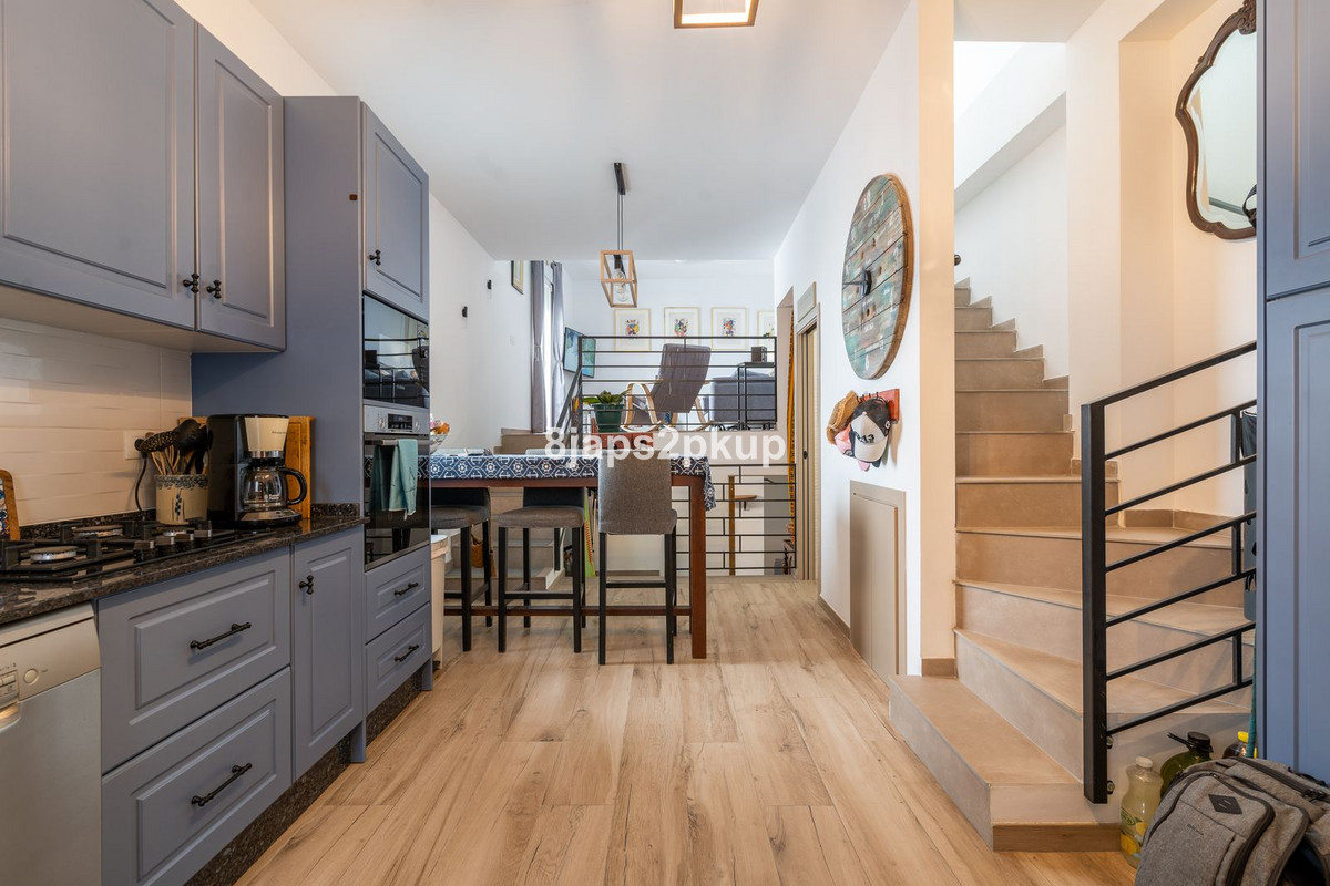 dc82962c415718850bd601f777d5491e - 1