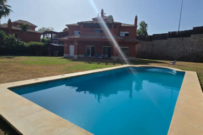 e261c0bb79684c14557dba87606d59a3 - 1