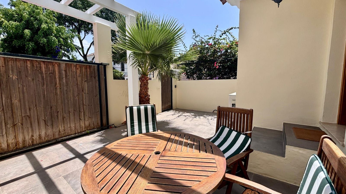 e261c0bb79684c14557dba87606d59a3 - 13