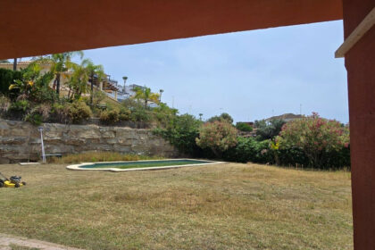 e261c0bb79684c14557dba87606d59a3 - 14