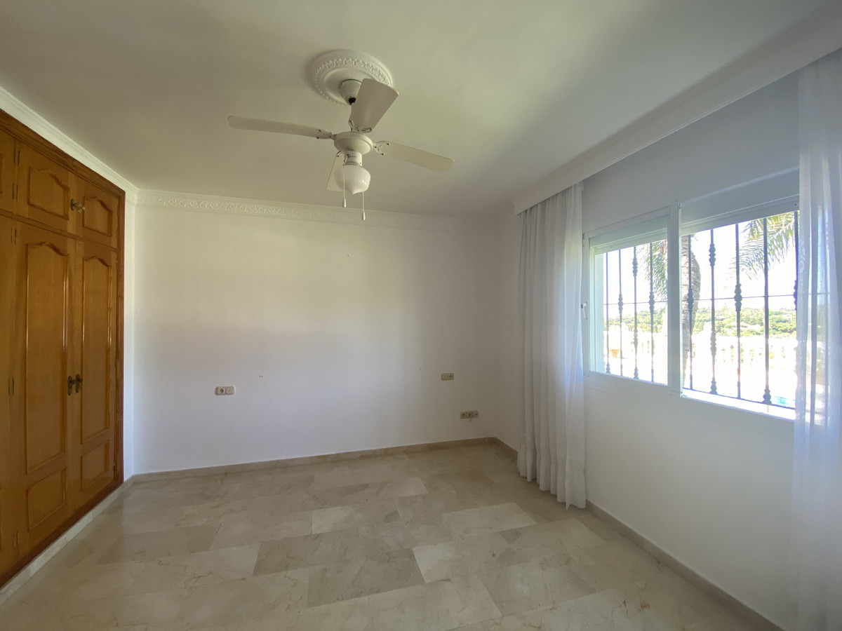 e8f367217b2a34b4e4be6e5bfc5de76a - 11