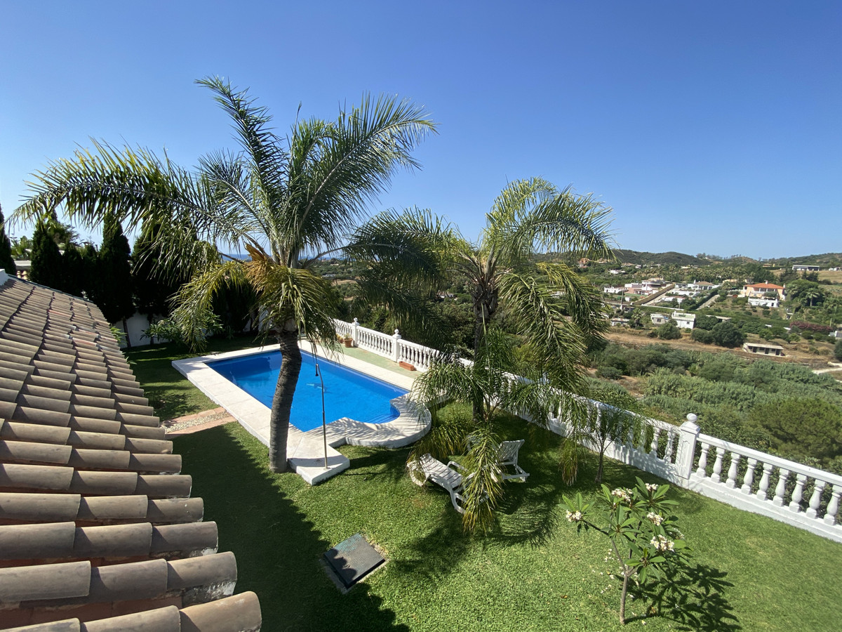 e8f367217b2a34b4e4be6e5bfc5de76a - 17