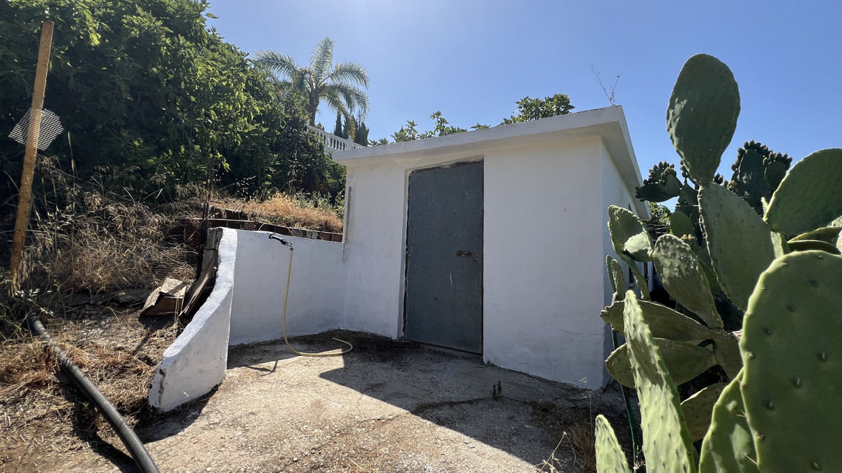 e8f367217b2a34b4e4be6e5bfc5de76a - 28