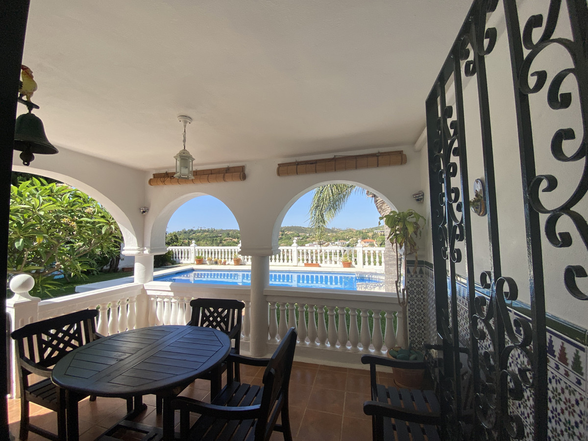 e8f367217b2a34b4e4be6e5bfc5de76a - 5