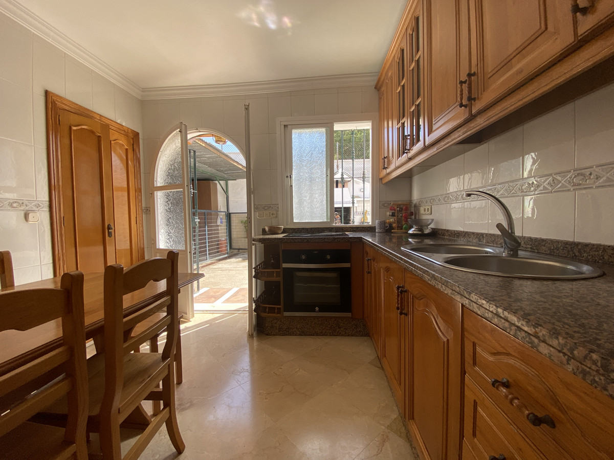 e8f367217b2a34b4e4be6e5bfc5de76a - 8