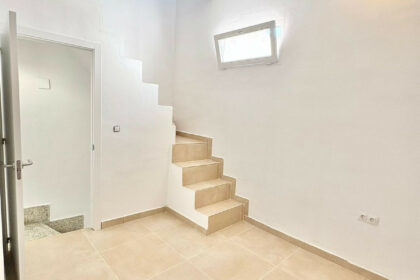 ec385cf4e5c6de964d3735d91a6d0566 - 12