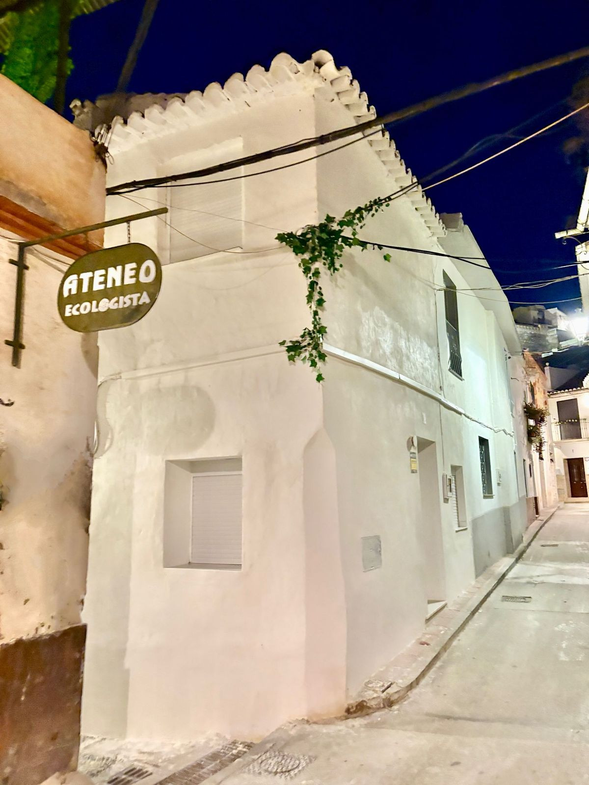 ec385cf4e5c6de964d3735d91a6d0566 - 16