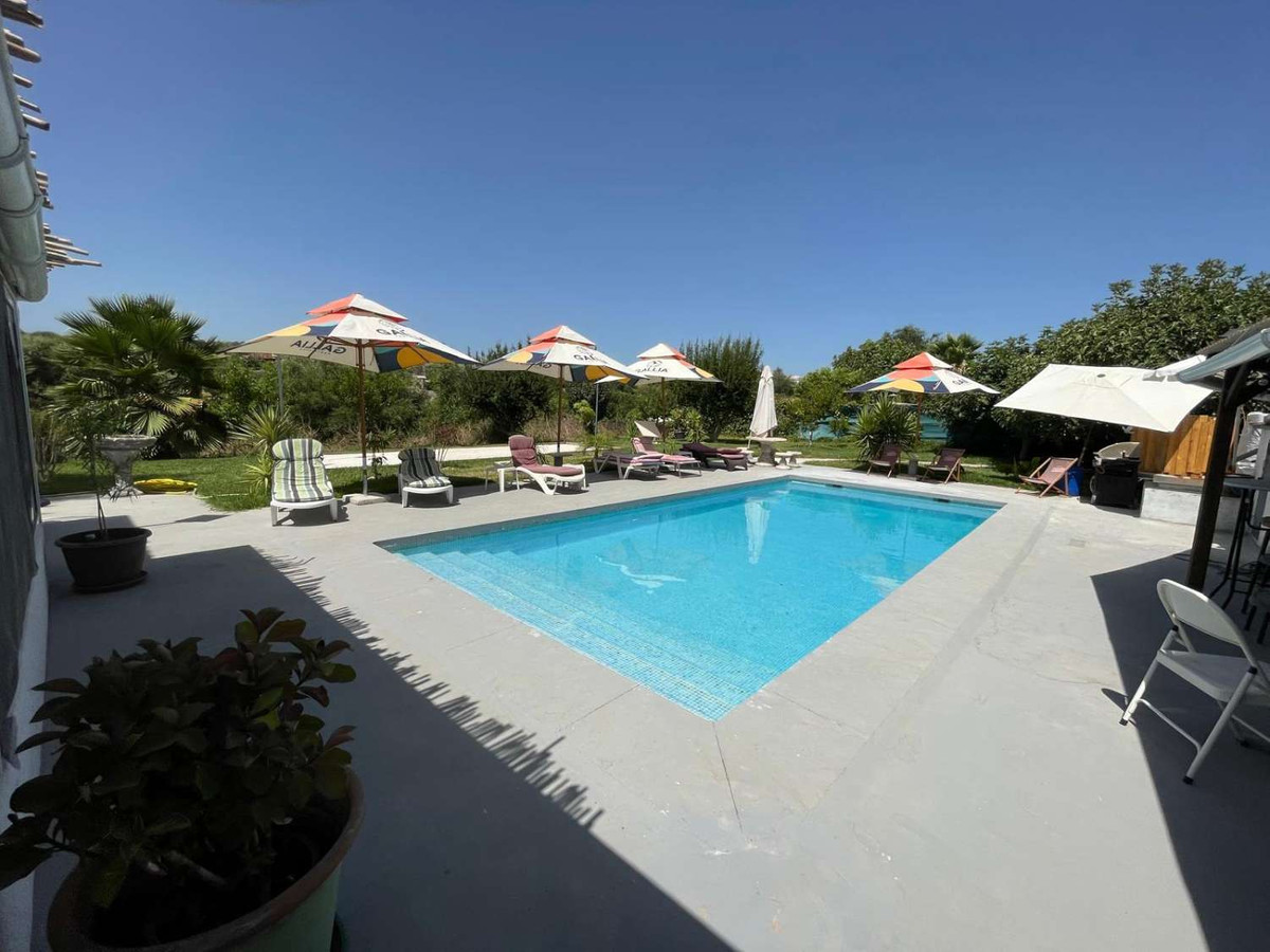 f3920de056d361f1c0787efda9a9d1ec - 1