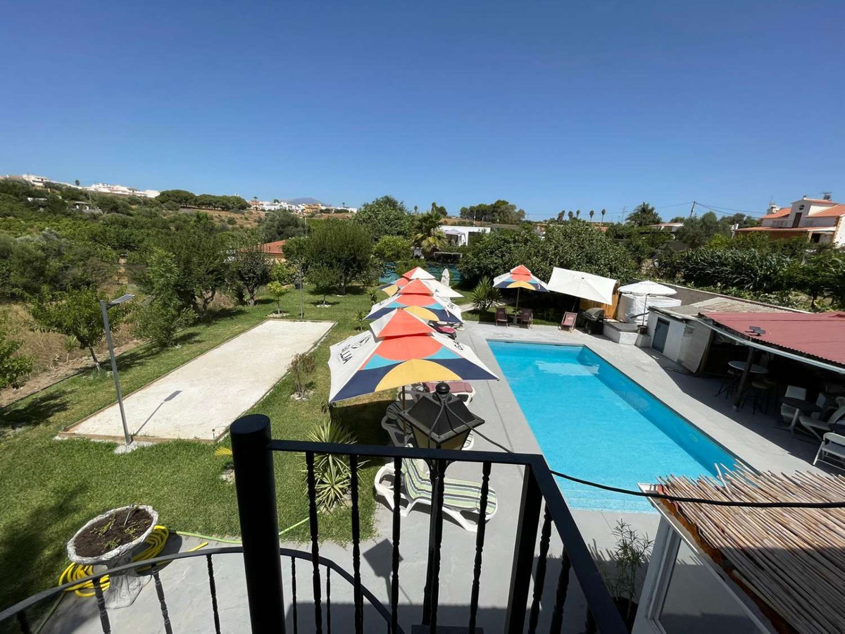 f3920de056d361f1c0787efda9a9d1ec - 11