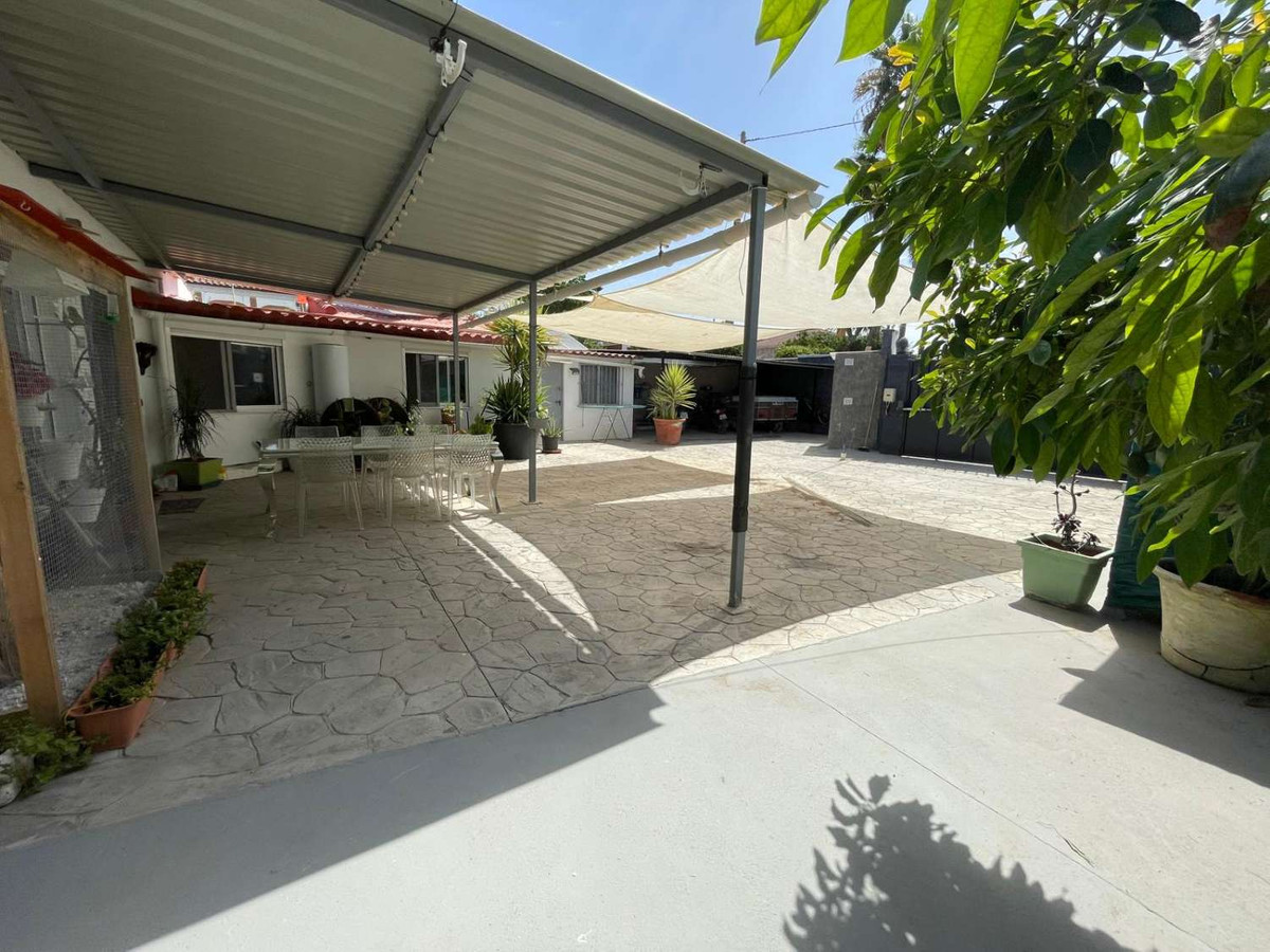 f3920de056d361f1c0787efda9a9d1ec - 16