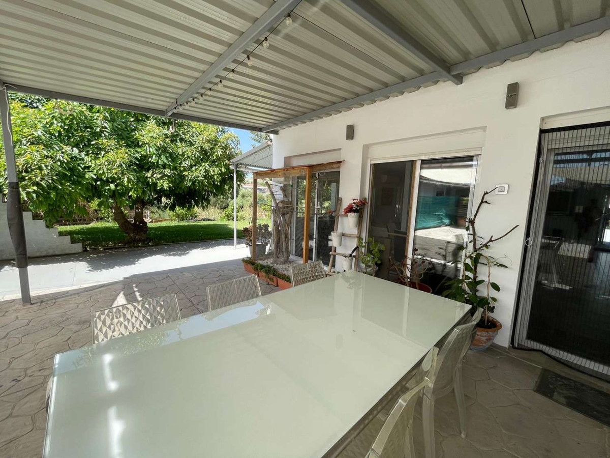 f3920de056d361f1c0787efda9a9d1ec - 18