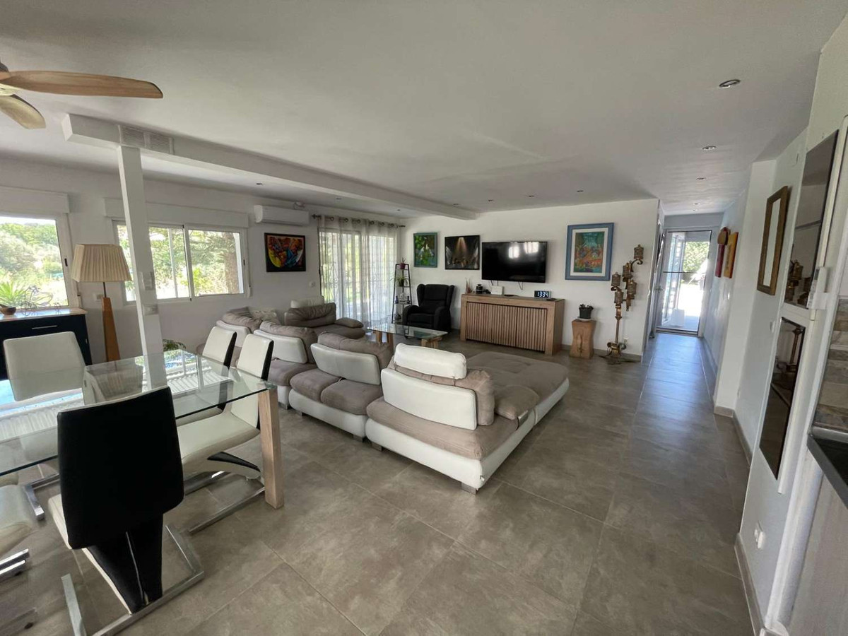 f3920de056d361f1c0787efda9a9d1ec - 19