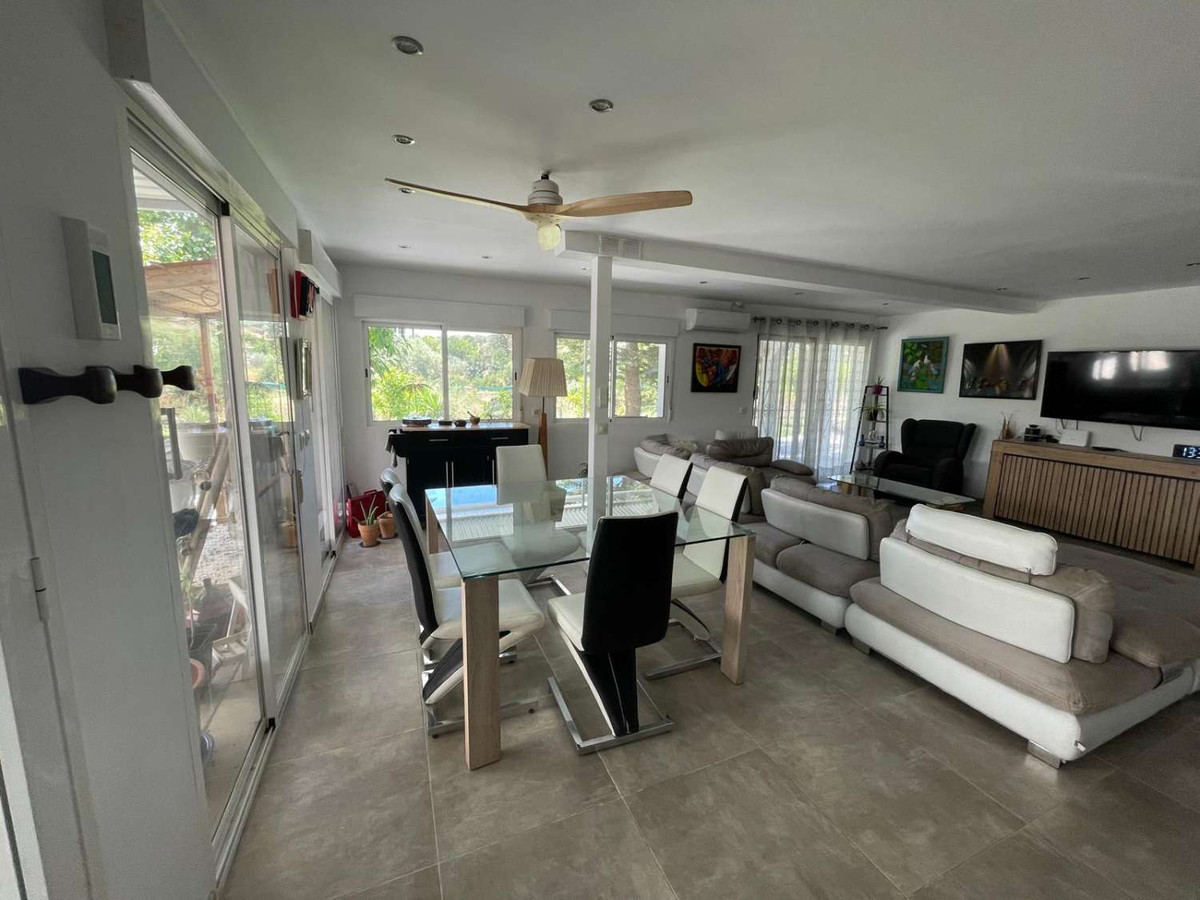 f3920de056d361f1c0787efda9a9d1ec - 20