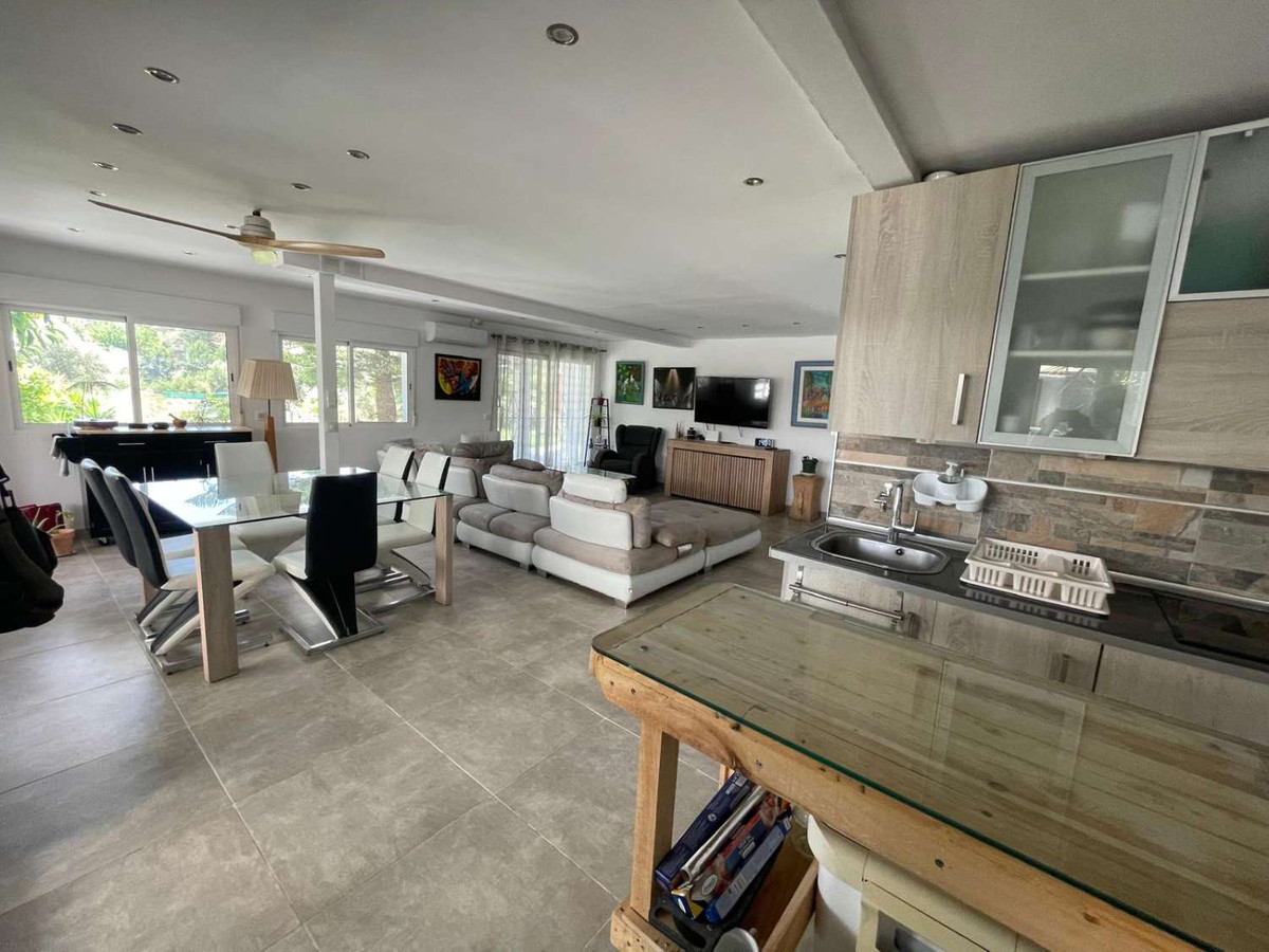 f3920de056d361f1c0787efda9a9d1ec - 21