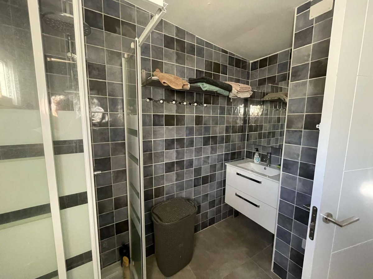 f3920de056d361f1c0787efda9a9d1ec - 27