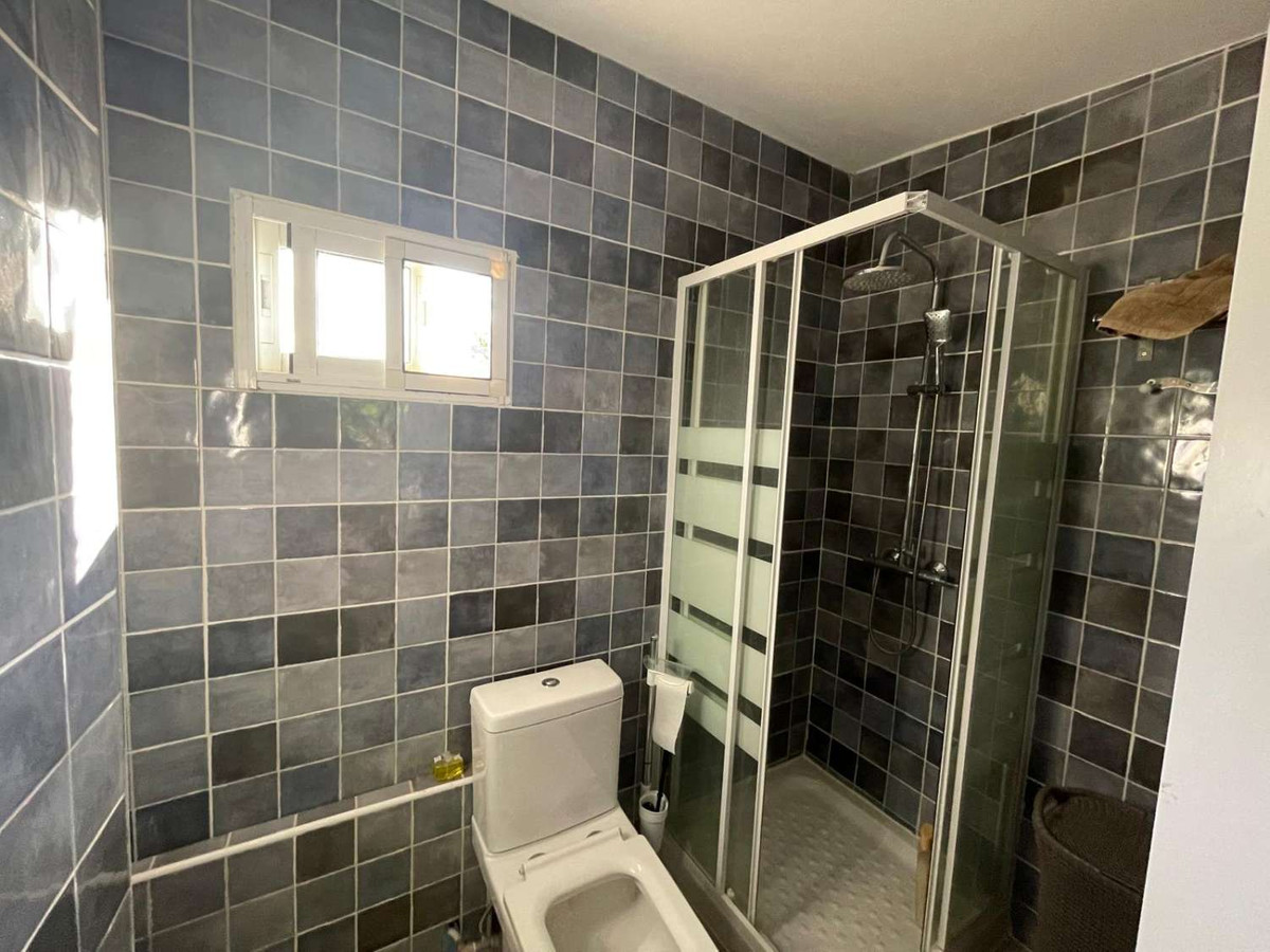 f3920de056d361f1c0787efda9a9d1ec - 28