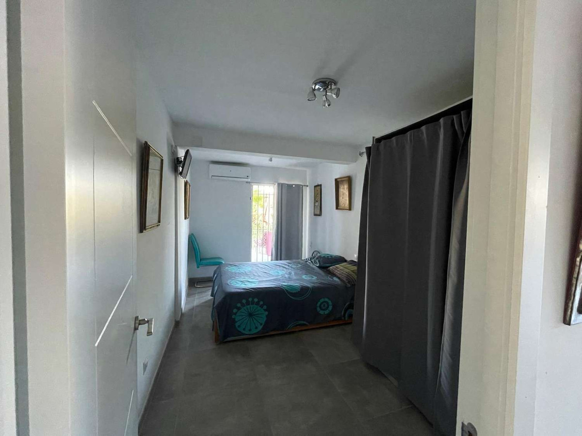 f3920de056d361f1c0787efda9a9d1ec - 30