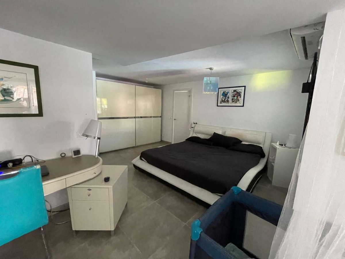 f3920de056d361f1c0787efda9a9d1ec - 32