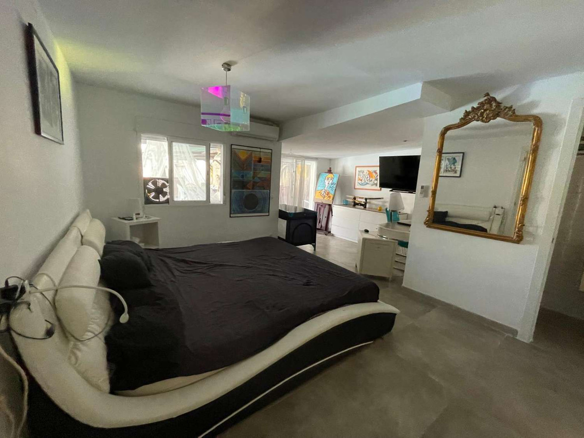 f3920de056d361f1c0787efda9a9d1ec - 34