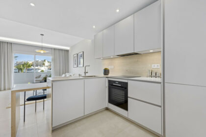 f653df577c6cc6c64bc21e9fda80b7ba - 28