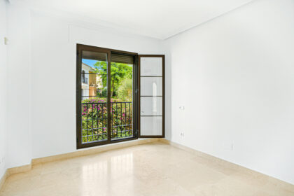 0049c6893d8bf2ce685488d640c7585d - 13