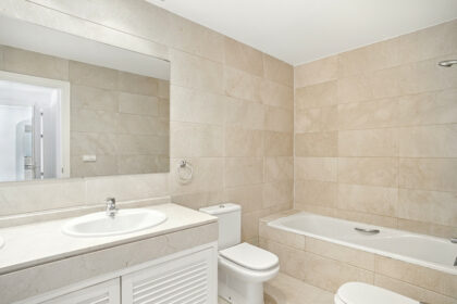 0049c6893d8bf2ce685488d640c7585d - 18