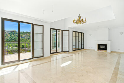 0049c6893d8bf2ce685488d640c7585d - 20