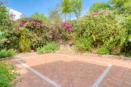 0049c6893d8bf2ce685488d640c7585d - 22