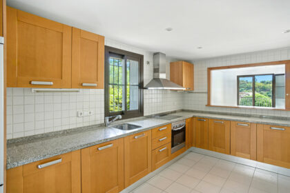 0049c6893d8bf2ce685488d640c7585d - 34