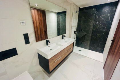 004bef303e22b74c4ab6b54713cbd040 - 16