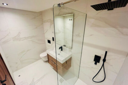 004bef303e22b74c4ab6b54713cbd040 - 19