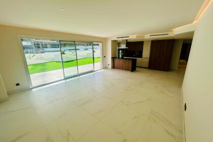 004bef303e22b74c4ab6b54713cbd040 - 2