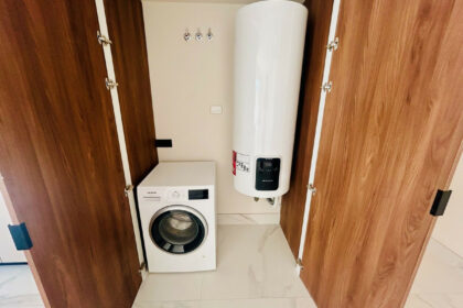 004bef303e22b74c4ab6b54713cbd040 - 21