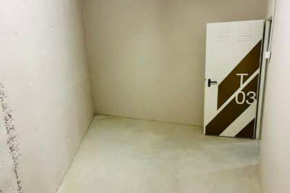 004bef303e22b74c4ab6b54713cbd040 - 29