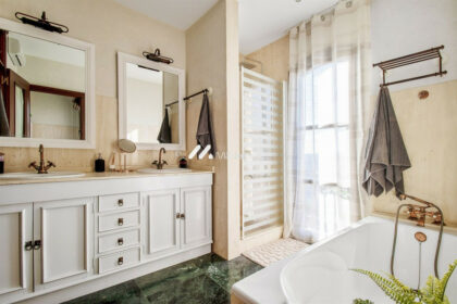 018c0f04c3b2fc3150696505452edccd - 15