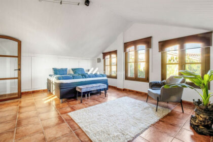 018c0f04c3b2fc3150696505452edccd - 16