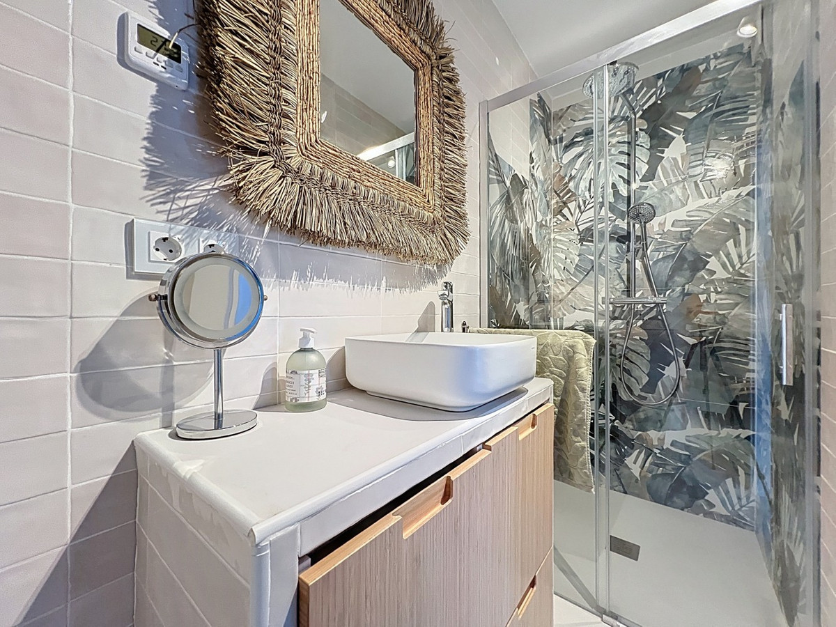 031cc63ea68d8707d88e883dfee1fa66 - 33