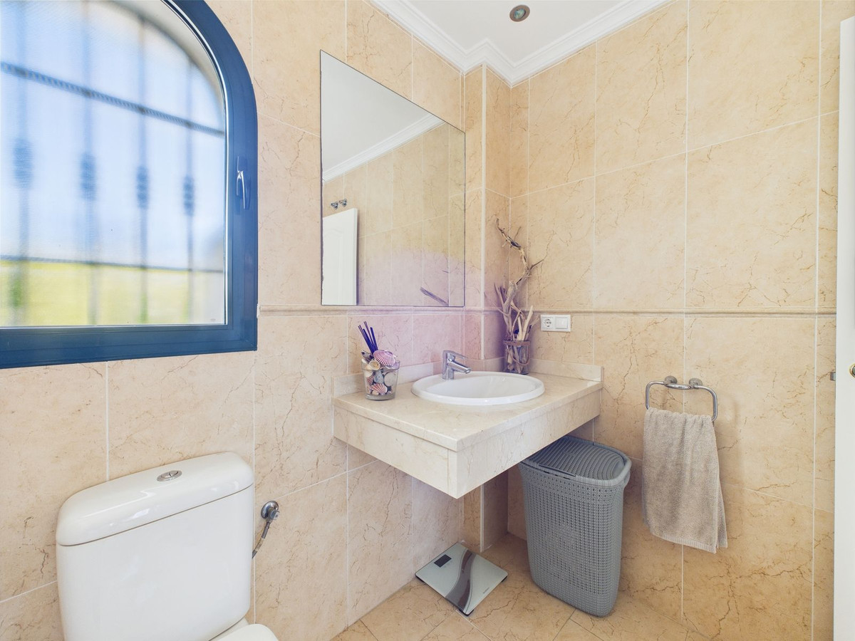 05345e961053329752b84c3cbc40720a - 15