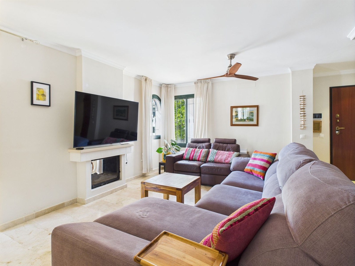 05345e961053329752b84c3cbc40720a - 3