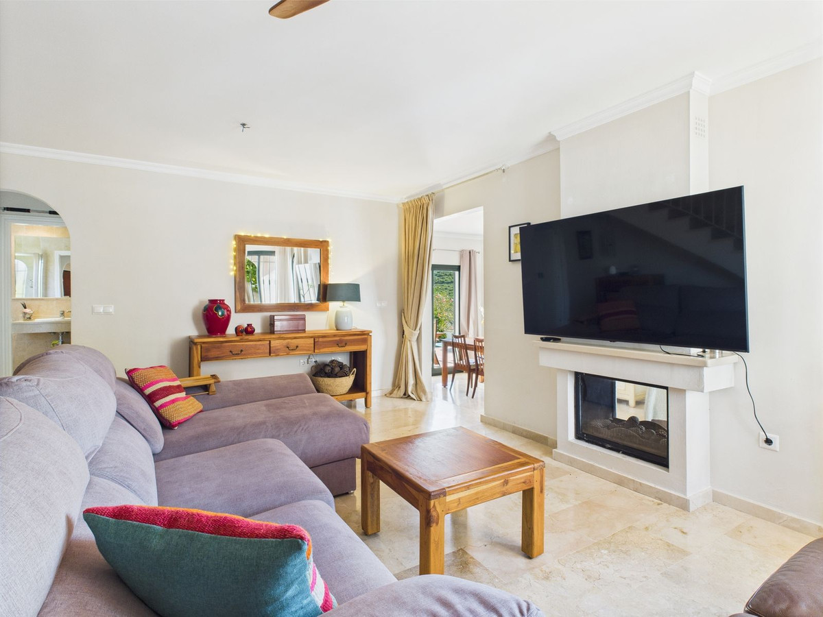 05345e961053329752b84c3cbc40720a - 4