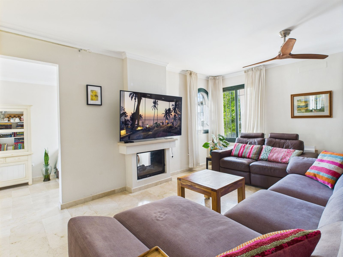 05345e961053329752b84c3cbc40720a - 6