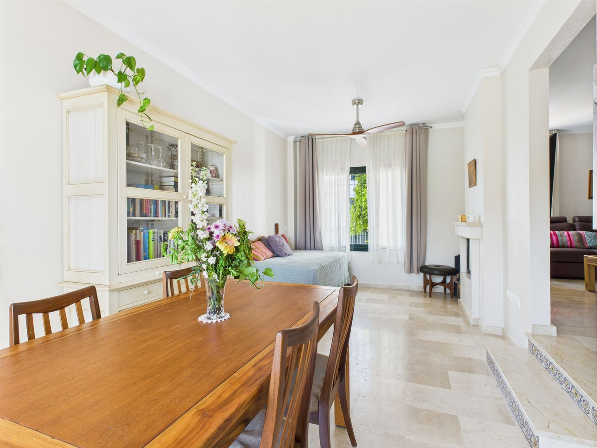 05345e961053329752b84c3cbc40720a - 9