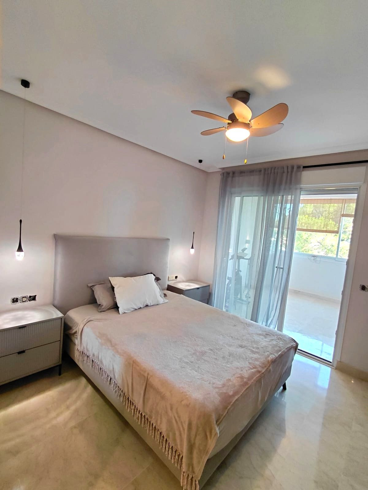 05c7151a92d346f03709b186886cdfa9 - 10