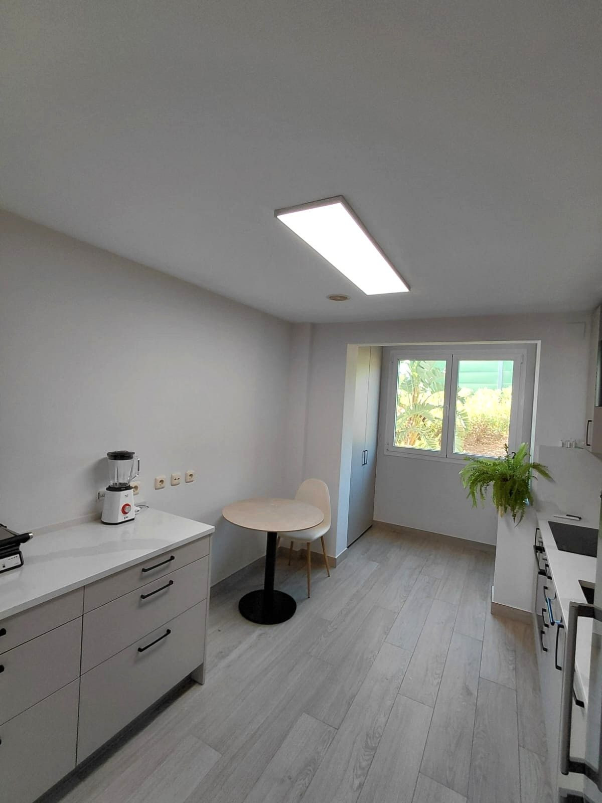 05c7151a92d346f03709b186886cdfa9 - 13